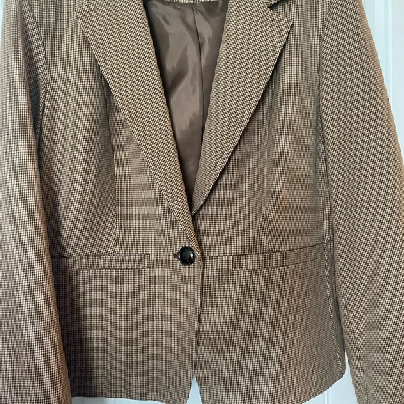 Brown Houndstooth Blazer - Picture 2 of 9